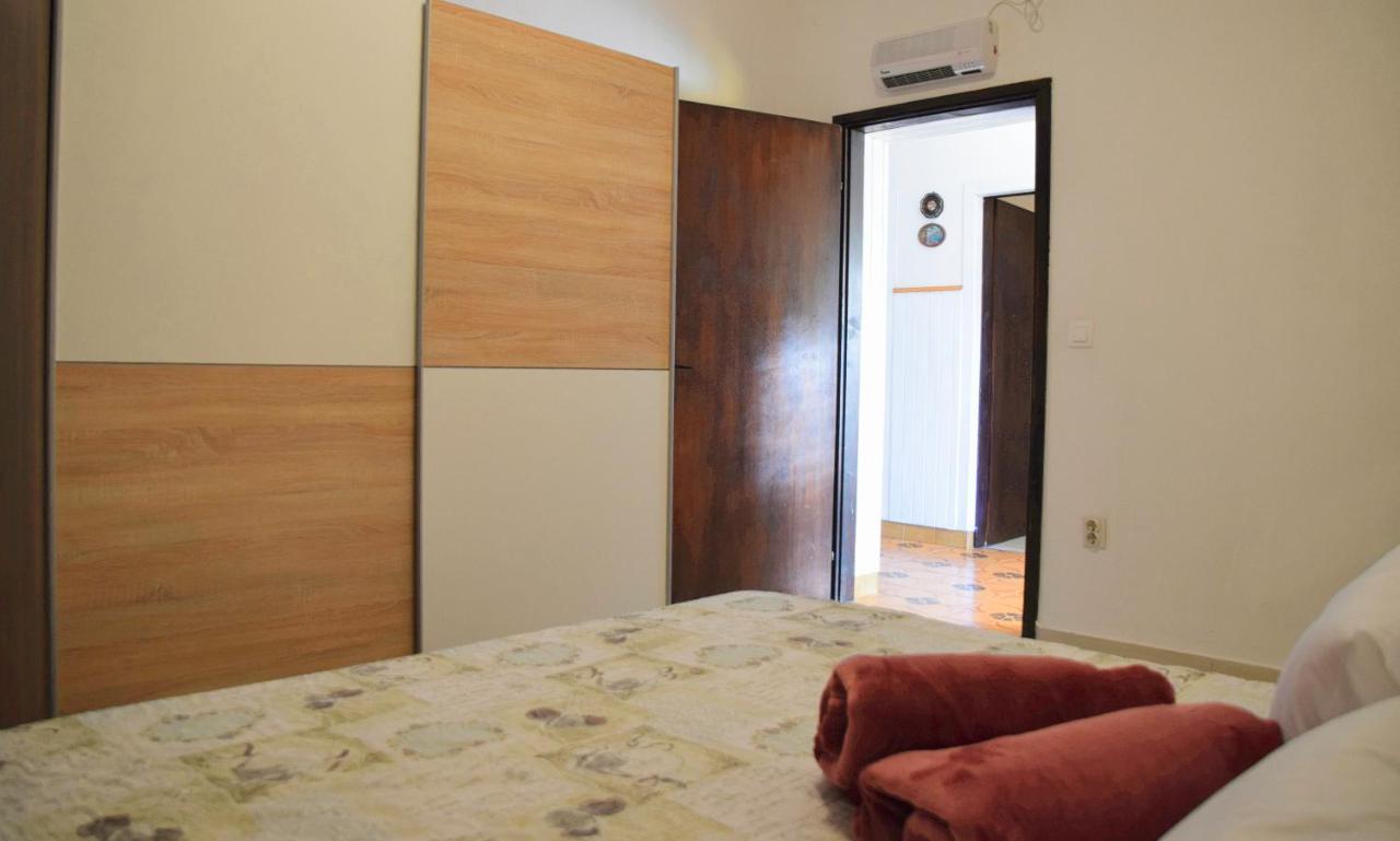 Apartments Margareta & Ena Малинска Экстерьер фото