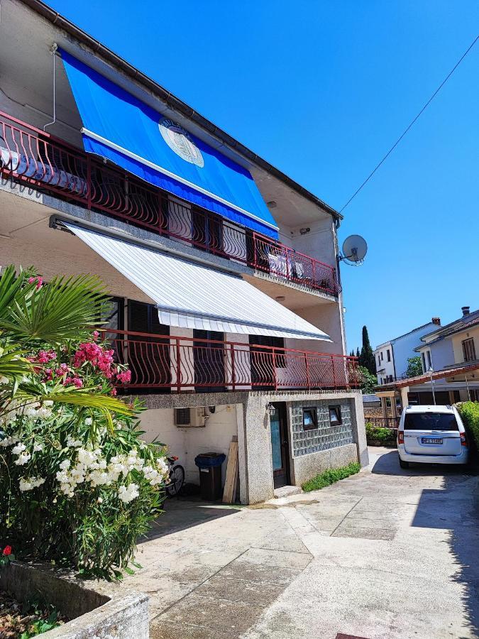 Apartments Margareta & Ena Малинска Экстерьер фото