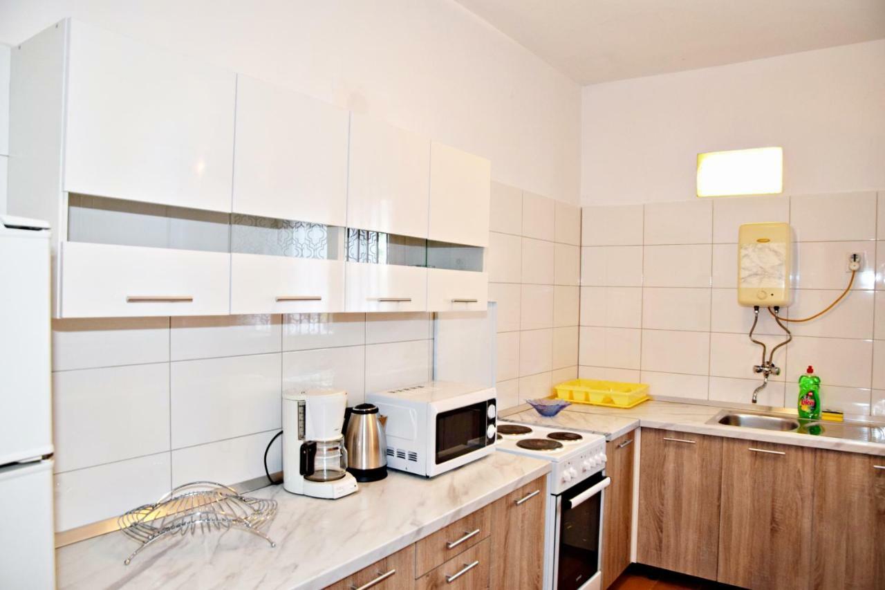Apartments Margareta & Ena Малинска Экстерьер фото